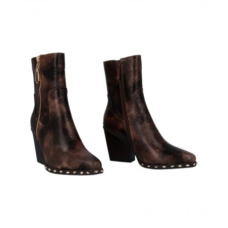 Botines con tachuelas Noa Harmon Caffeine 10140