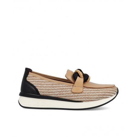 h2Mocasines beige de piel Happy Monk Vanity 011 h2 pDescubre la comodidad elevada a su maxima expresion con los zapatos Happy M