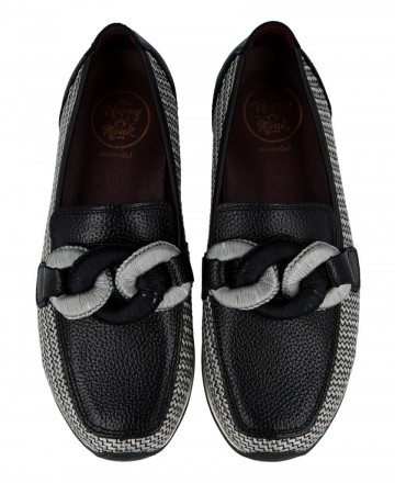 h2Mocasin con abalorio textil Happy Monk Vanity 011 h2 pAnade un toque de sofisticacion a tu armario con los zapatos Happy Monk