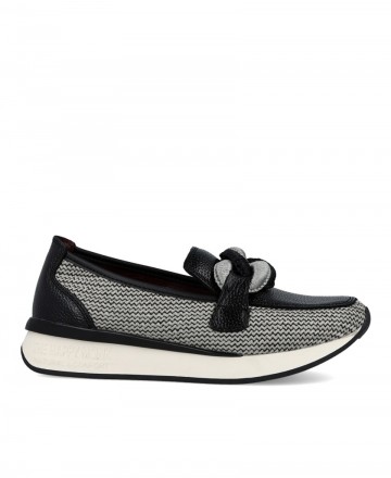 h2Mocasin con abalorio textil Happy Monk Vanity 011 h2 pAnade un toque de sofisticacion a tu armario con los zapatos Happy Monk