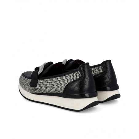 h2Mocasin con abalorio textil Happy Monk Vanity 011 h2 pAnade un toque de sofisticacion a tu armario con los zapatos Happy Monk