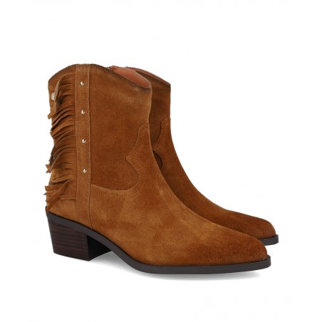Camel-colored cowboy ankle boots Carmela 162663
