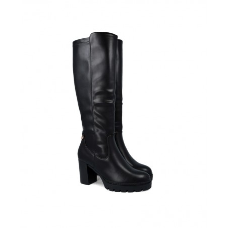 h2Botas altas con suela dentada Xti 144524 h2 pConquista cada paso con las botas Xti 144524 disenadas para la mujer que busca u