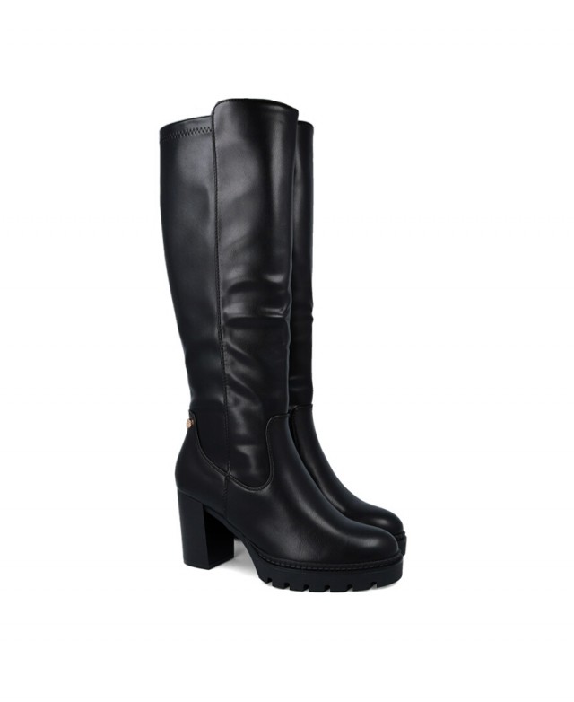 h2Botas altas con suela dentada Xti 144524 h2 pConquista cada paso con las botas Xti 144524 disenadas para la mujer que busca u