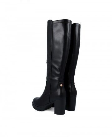 h2Botas altas con suela dentada Xti 144524 h2 pConquista cada paso con las botas Xti 144524 disenadas para la mujer que busca u