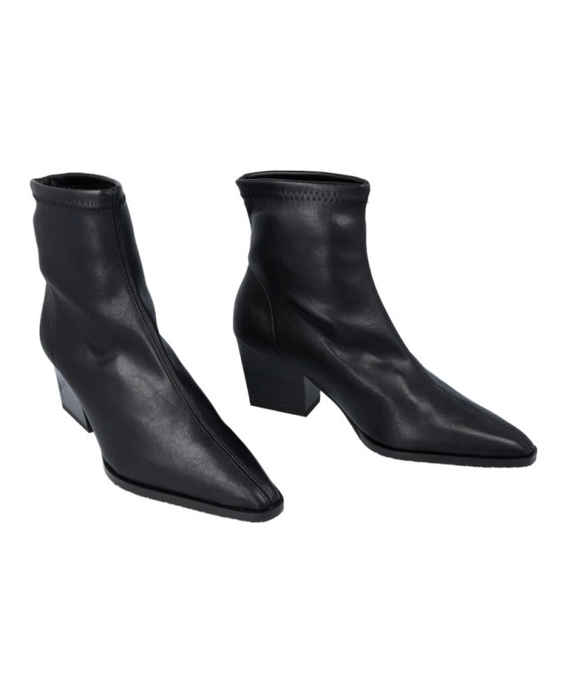 h2Botines elasticos de color negro Miss Elastic 78151 h2 pAnade un toque de estilo y confort a tus looks diarios con los elegan h2Botines elasticos de color negro Miss Elastic 78151 h2 pAnade un toque de estilo y confort a tus looks diarios con los elegan