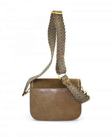 h2Bolso bandolera de color taupe DMR Touch Cris h2 pDescubre la combinacion perfecta de elegancia y funcionalidad con la bandol
