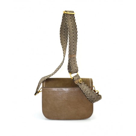 h2Bolso bandolera de color taupe DMR Touch Cris h2 pDescubre la combinacion perfecta de elegancia y funcionalidad con la bandol