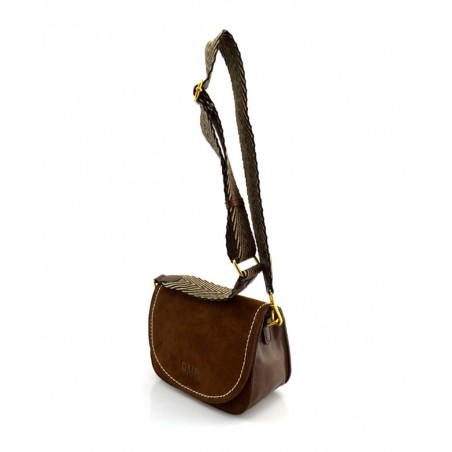 h2Bolso marron con asa regulable DMR Touch Cris h2 pMarca tendencia en cada salida con el bolso DMR Touch modelo Cris Este acce