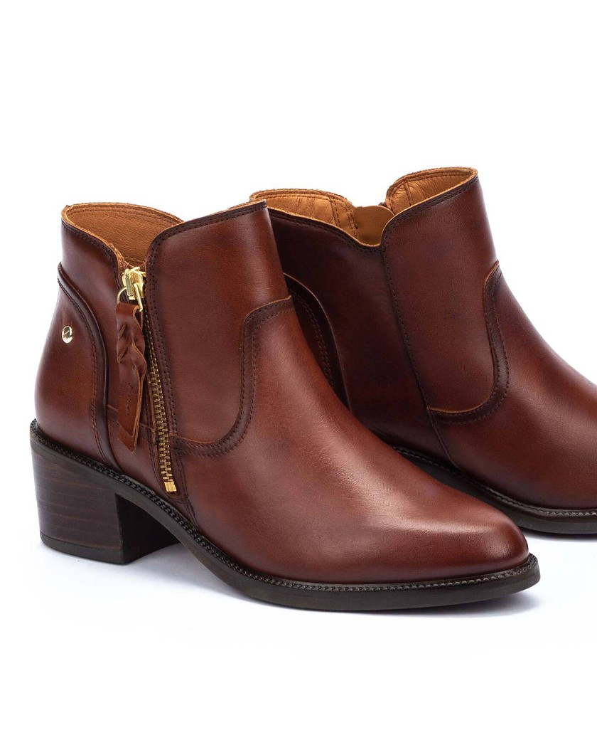 Pikolinos Bacarot W2D-8674 leather ankle boots