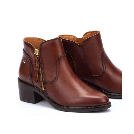 Pikolinos Bacarot W2D-8674 leather ankle boots