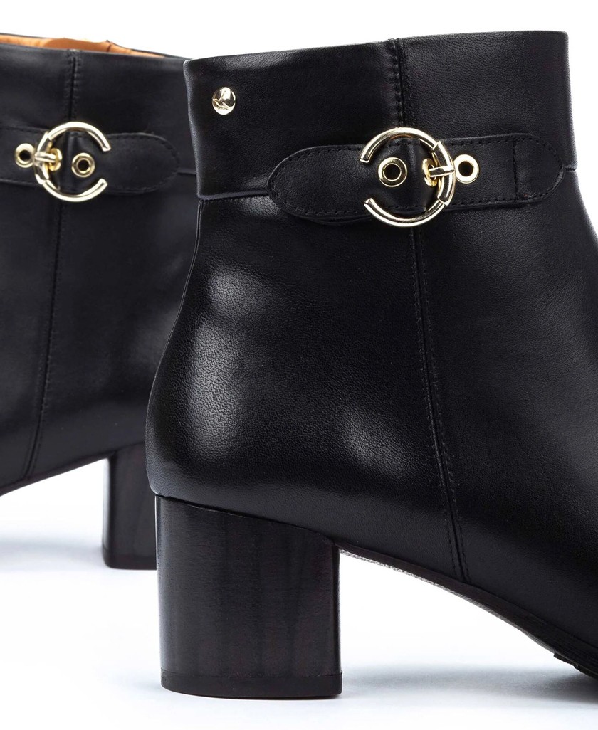 Pikolinos Calafat low heel ankle boots W1Z-8588