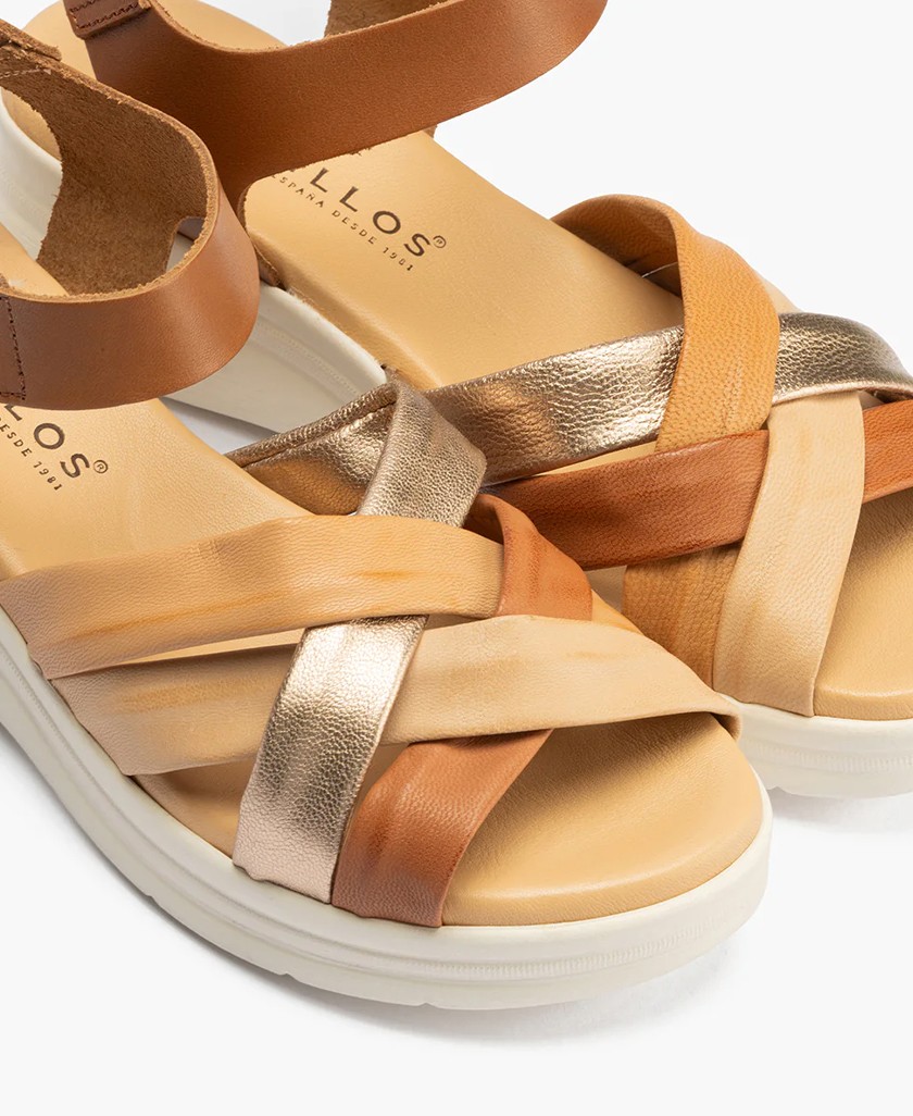 Sandalias de tiras con cuña Pitillos 10610