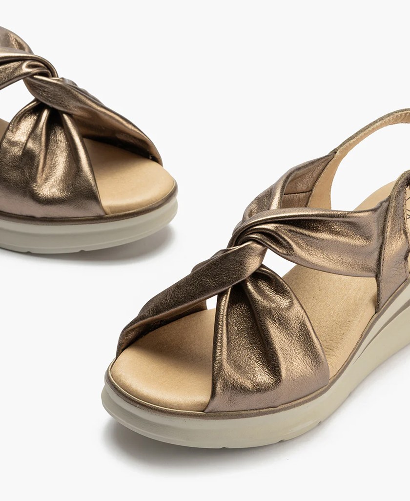 Pitillos 10365 metallic wedge sandals