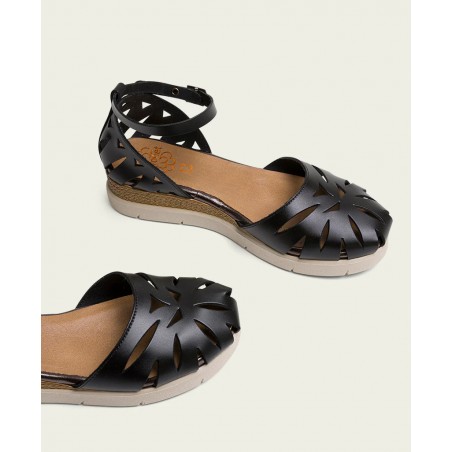 Porronet Carlota 3151 die-cut sandal