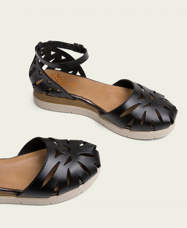 Porronet Carlota 3151 die-cut sandal