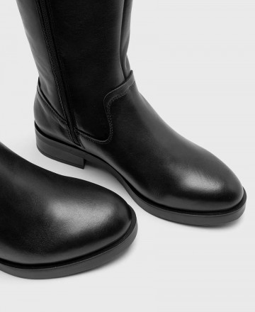 h2Botas negras con cremallera Porronet 4714 h2 pDefine tu estilo con la elegancia de las Porronet modelo 4714 en un clasico y a