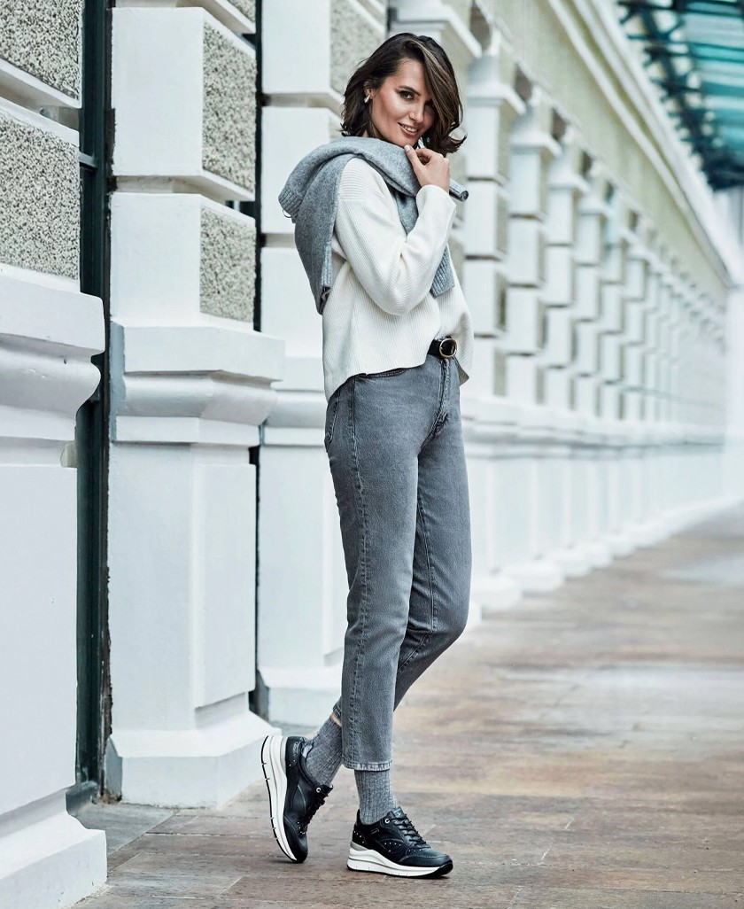 Black urban sneakers Pikolinos Girona W2C-6548C2