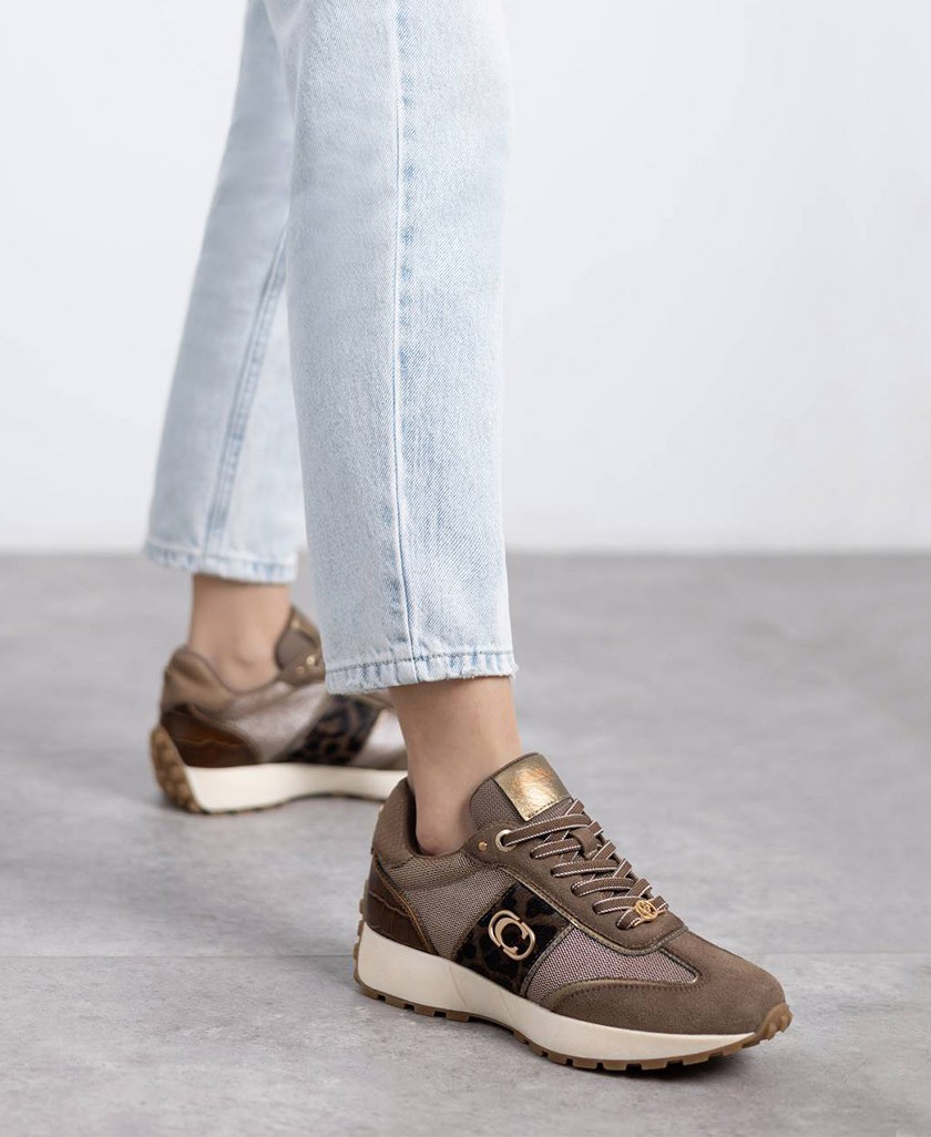 Deportivas de piel color taupe Carmela 162702