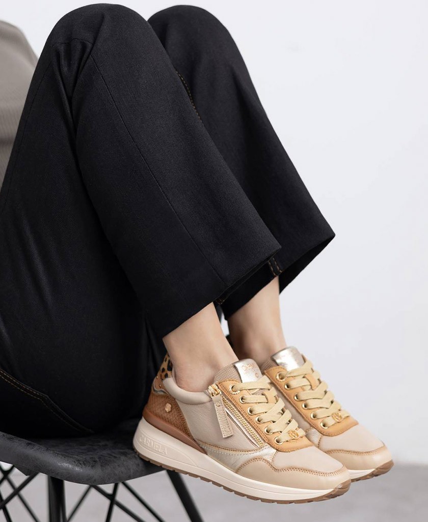 Sneakers beige de mujer Carmela 162442