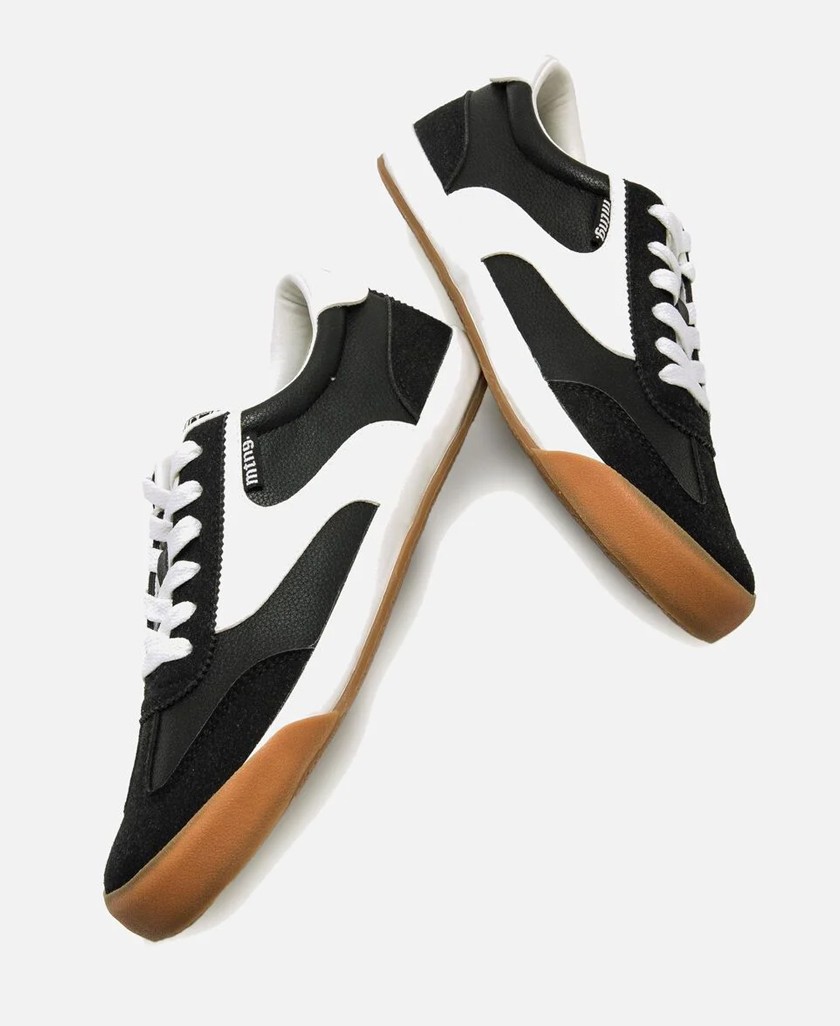 Mustang Court 84767 Side Detail Sneaker