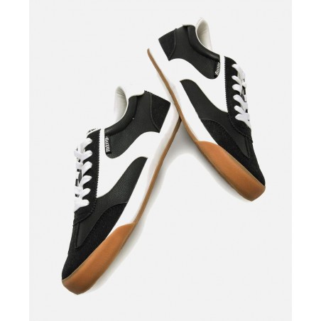 Mustang Court 84767 Side Detail Sneaker