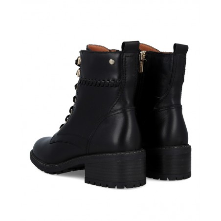 h2Botines militares negros Pikolinos Medina W0D8672 h2 pRedefine tu estilo con un toque de actitud con los Pikolinos Medina W0D