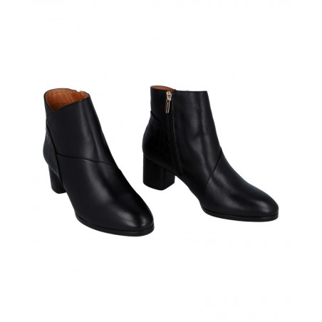 h2Botin negro de tacon Pikolinos Calafat W1Z 8575C1 h2 pEleva tu estilo con el zapato Pikolinos modelo Calafat W1Z 8575C1 el co