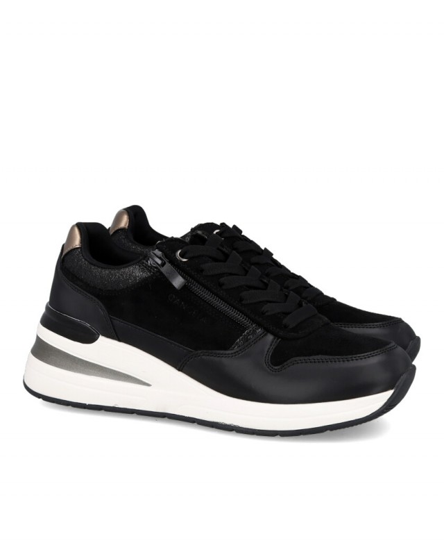 h2Zapatos negros con cuna para mujer Dangela 29067 h2 pIncorpora un toque de estilo a tu look diario con las sneakers Dangela 2