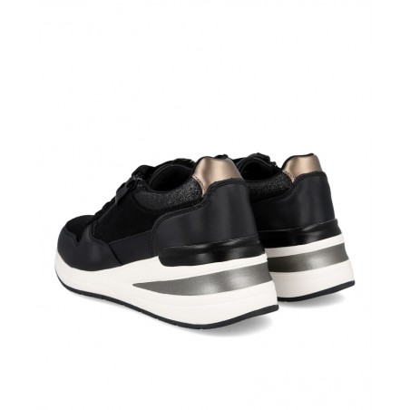 h2Zapatos negros con cuna para mujer Dangela 29067 h2 pIncorpora un toque de estilo a tu look diario con las sneakers Dangela 2