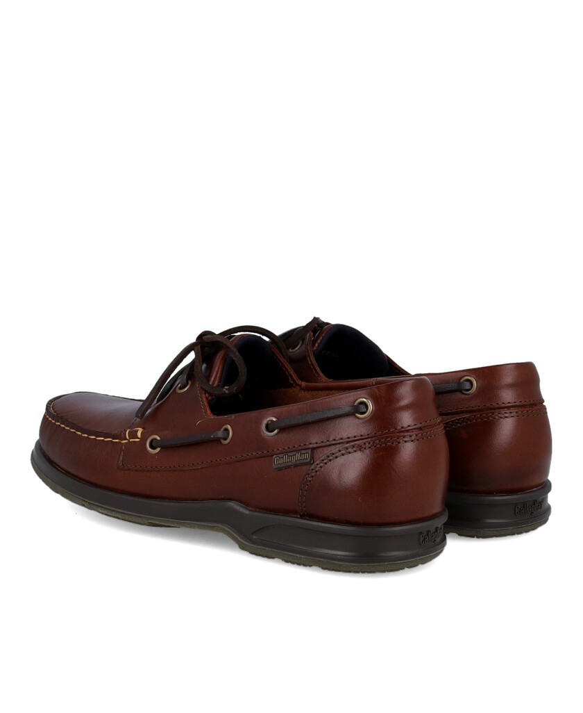 Zapatos tipo nautico para hombre en color marron Caracteristicas con cordones altura de piso 2 cm piso de goma exterior piel e 