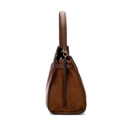 h2Bolso de piel con doble asa Carmela 186168 h2 pEl bolso de mujer Carmela 186168 en color marron es la pieza clave que tu cole