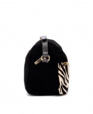 h2Bolso bandolera Carmela 186186 h2 pEl bolso bandolera Carmela 186186 en color negro es mucho mas que un accesorio es una decl h2Bolso bandolera Carmela 186186 h2 pEl bolso bandolera Carmela 186186 en color negro es mucho mas que un accesorio es una decl