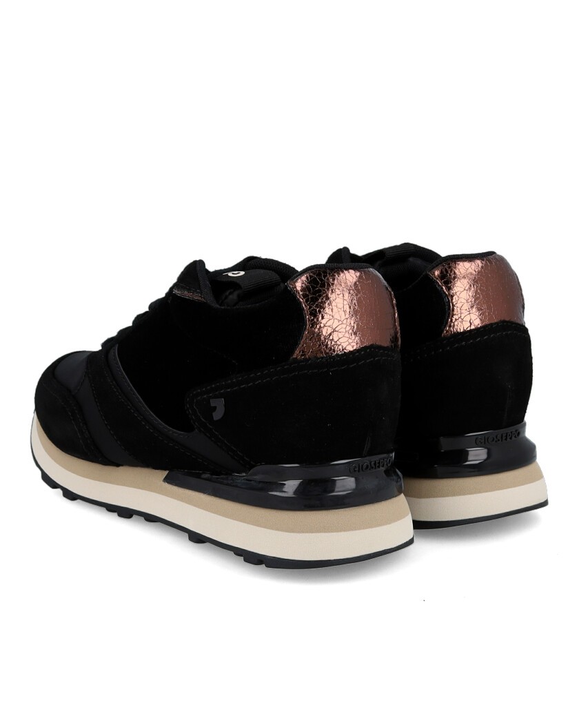Zapatos color negro intenso Gioseppo Landfall 77024-P