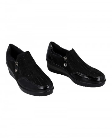 Mocasines negros casual con cuña Amarpies 29385