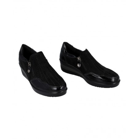 Mocasines negros casual con cuña Amarpies 29385