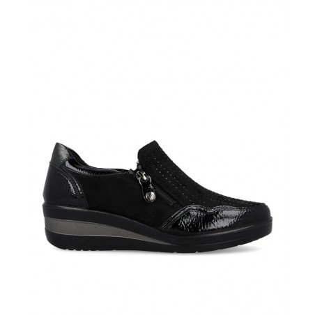 Mocasines negros casual con cuña Amarpies 29385