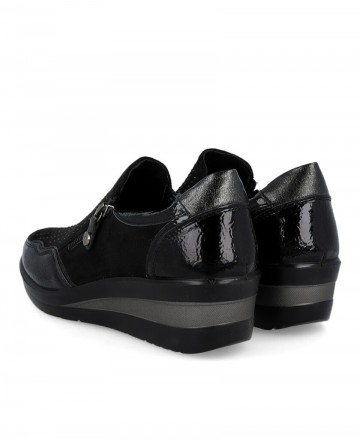 Mocasines negros casual con cuña Amarpies 29385