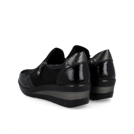 Mocasines negros casual con cuña Amarpies 29385
