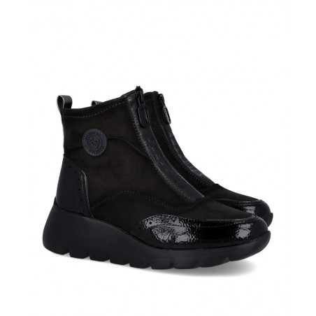 h2Botines negros con cremallera Amarpies 29419 h2 pAnade un toque de sofisticacion a tus atuendos diarios con el botin Amarpies