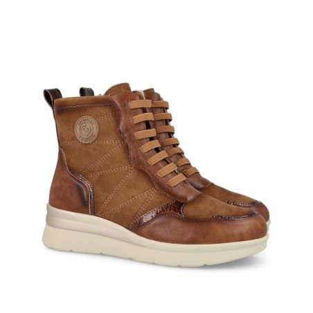 h2Botines militares de color cuero Amarpies 29422 h2 pAnade un toque de actitud y estilo a tu look con los audaces botines Amar