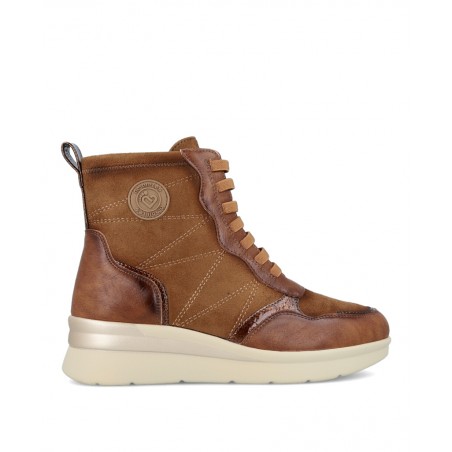 h2Botines militares de color cuero Amarpies 29422 h2 pAnade un toque de actitud y estilo a tu look con los audaces botines Amar