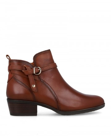h2Botines con hebilla Pikolinos Daroca W1U 8901C1 h2 pDescubre la elegancia y versatilidad de los tacones Pikolinos Daroca W1U 