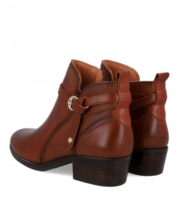 h2Botines con hebilla Pikolinos Daroca W1U 8901C1 h2 pDescubre la elegancia y versatilidad de los tacones Pikolinos Daroca W1U 