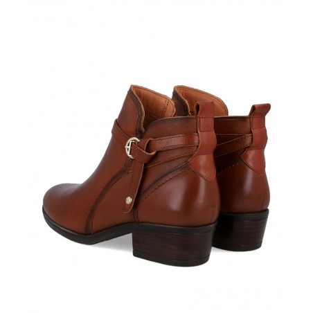 h2Botines con hebilla Pikolinos Daroca W1U 8901C1 h2 pDescubre la elegancia y versatilidad de los tacones Pikolinos Daroca W1U 