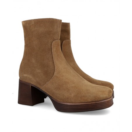 h2Botin taupe con plataforma Patricia Miller 6911 h2 pEleva tu estilo con el botin Patricia Miller modelo 6911 una declaracion 