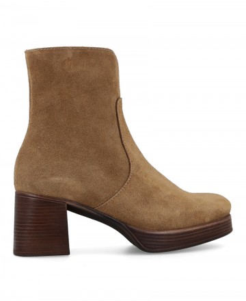 h2Botin taupe con plataforma Patricia Miller 6911 h2 pEleva tu estilo con el botin Patricia Miller modelo 6911 una declaracion 
