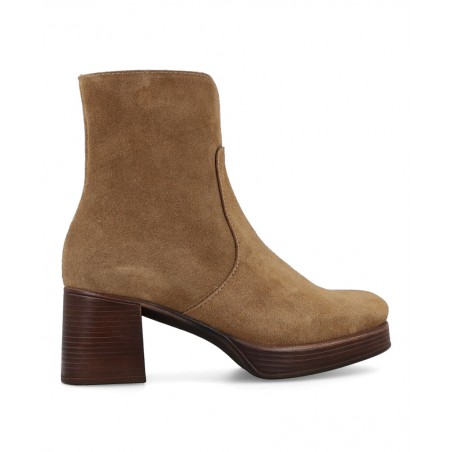 h2Botin taupe con plataforma Patricia Miller 6911 h2 pEleva tu estilo con el botin Patricia Miller modelo 6911 una declaracion 