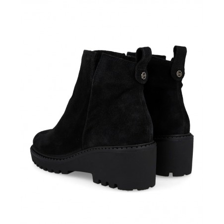 h2Botines con cuna y suela dentada Porronet 4743 h2 pCombina estilo y funcionalidad con los botines Porronet 4743 Estos en un a
