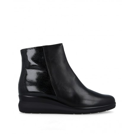 h2Botin negro con el talon satinado Pitillos 10736 h2 pDescubre el equilibrio perfecto entre estilo y confort con el zapato Pit
